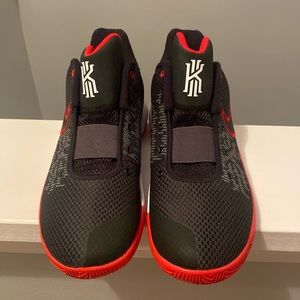 Nike Kyrie Irving’s in Black size 10